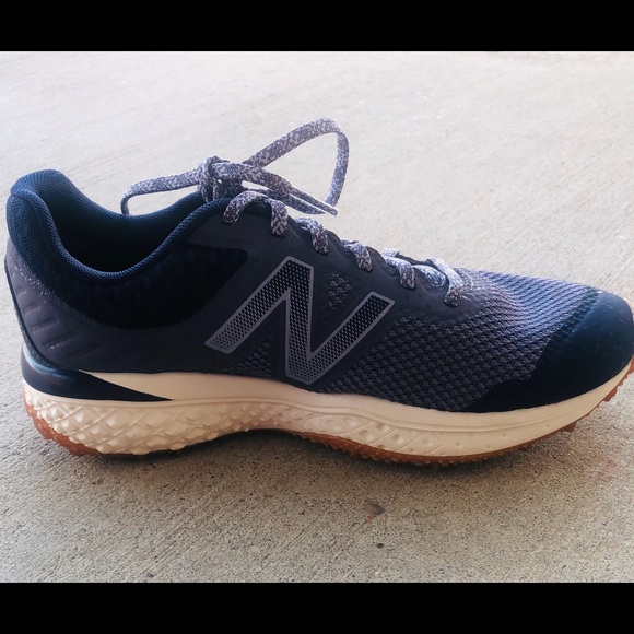 new balance 620 running sneaker